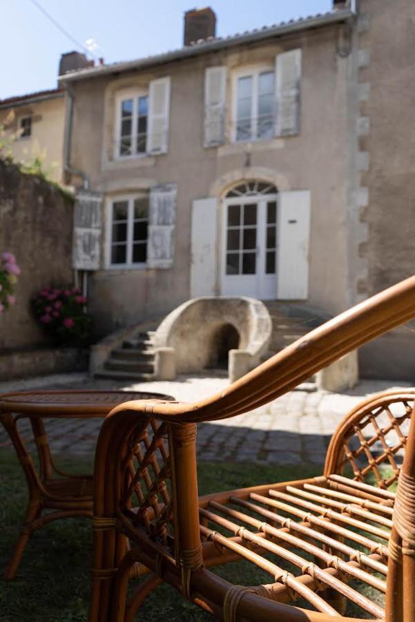 Agréable et charmante chambre d hôte Parthenay Exterior foto